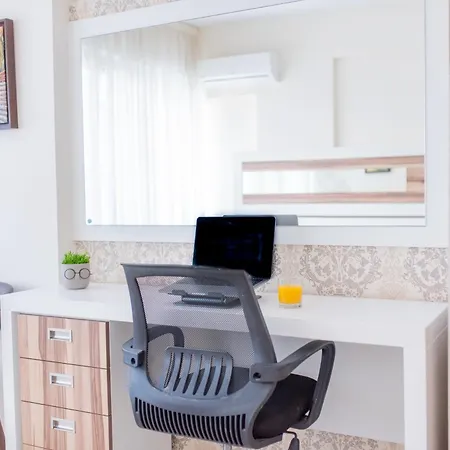 Daire Finikoudes Gate *