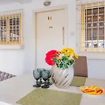 Finikoudes Gate Apartment *