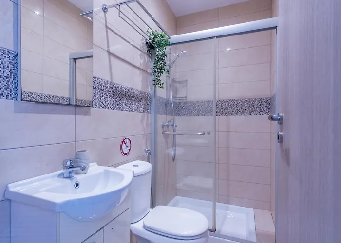 Finikoudes Gate * Larnaca